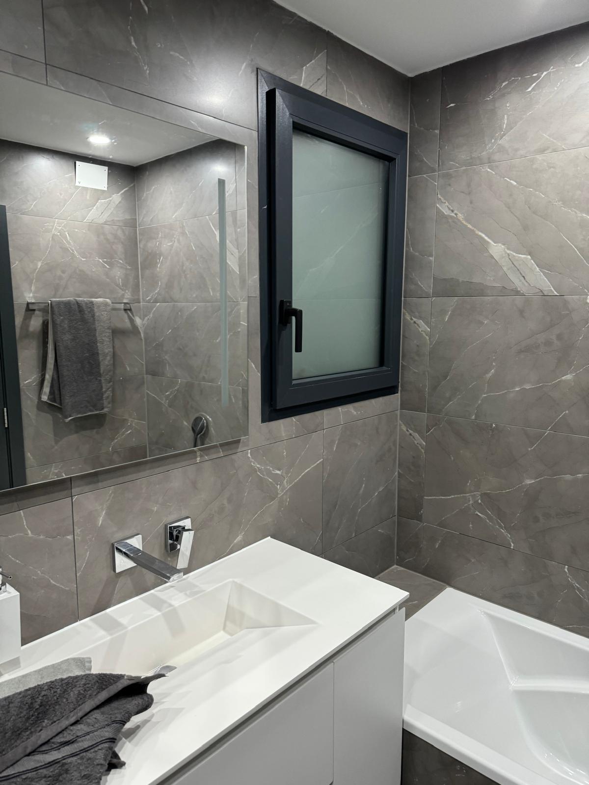 Read more about the article London, Forest Gate’s Bathroom