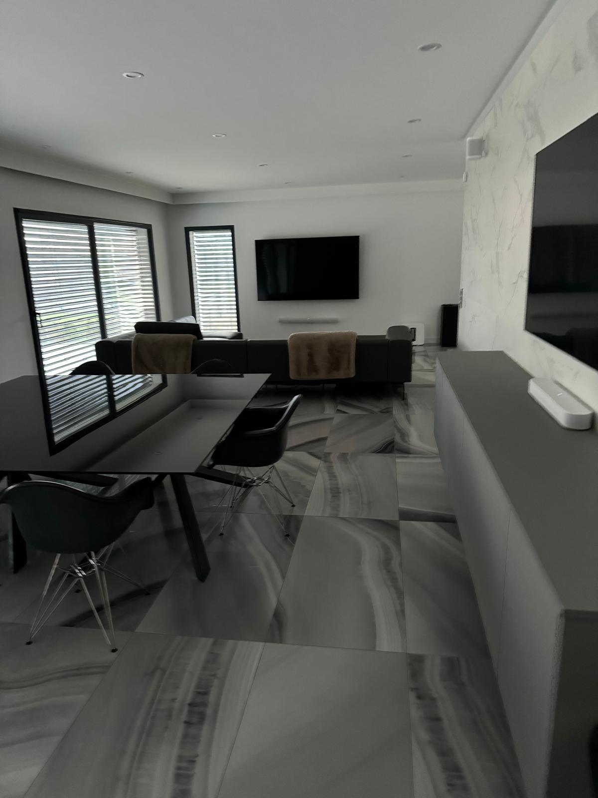Read more about the article Luxury Concrete Build